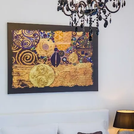 K & K With Free Garage