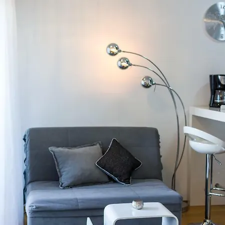 K & K With Free Garage 扎达尔