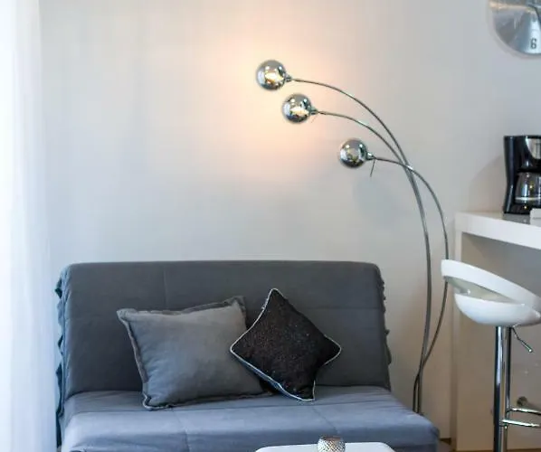 K & K With Free Garage زادار