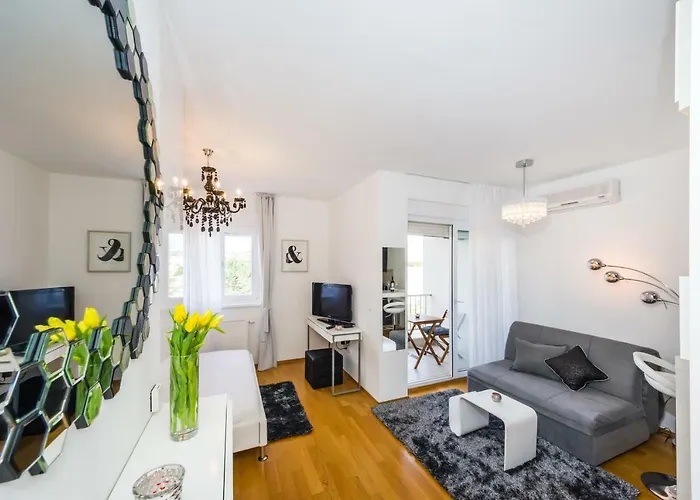 K & K With Free Garage Apartament *