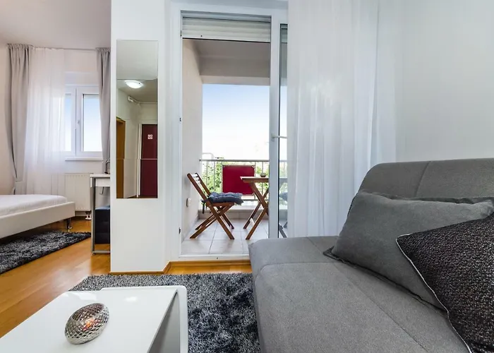 Apartament K & K With Free Garage Zadar