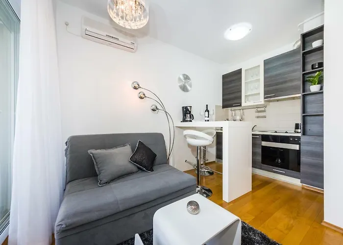 Apartament K & K With Free Garage Zadar