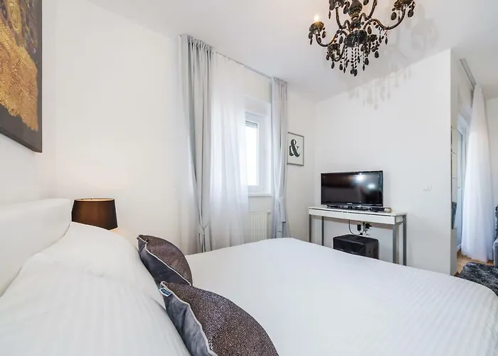 Apartament K & K With Free Garage Zadar
